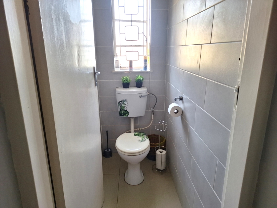 4 Bedroom Property for Sale in Van Riebeeck Hoogte Eastern Cape